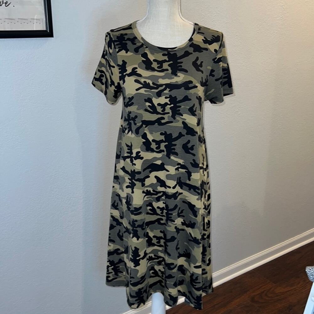 LulaRoe Hi-low Camo Dress with Short Sleeves - Size XS